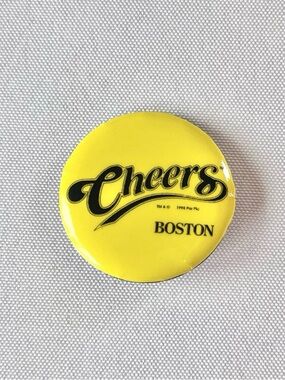 Cheers TV Show Pin Button Vtg 1980s Boston Bar Knows Your Name 1.25” Yellow